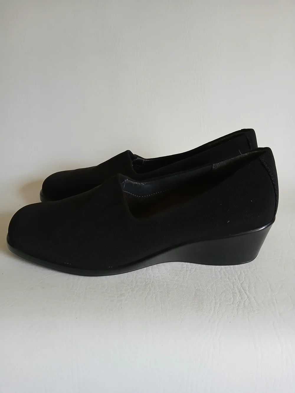 AEROSOLES Black Slip-On Wedge Loafers Microfabric Sz8M